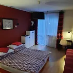 Privatunterkunft Dom Nad Jeziorem *