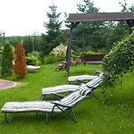 Dom Nad Jeziorem Privatunterkunft